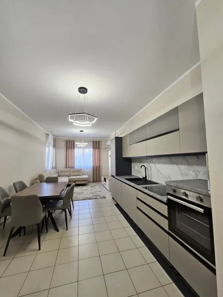 Tirane, jepet me qera apartament 2+1+Ballkon Kati 3, 100 m² 550 € (Loni ligori)