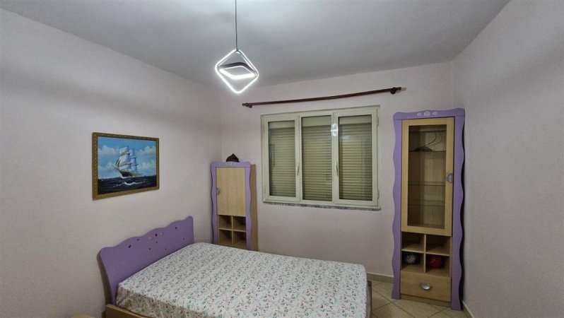 Tirane, jepet me qera apartament 2+1 Kati 4, 80 m² 550 € (BULEVARDI I RI)