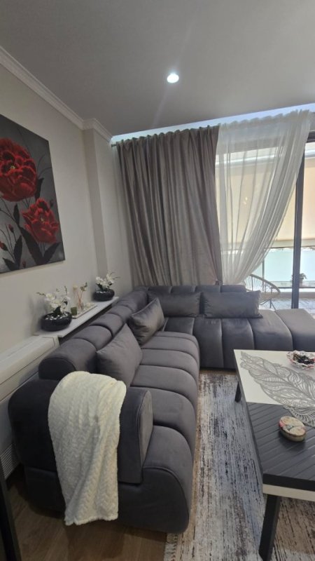 Tirane, jepet me qera apartament 2+1+Ballkon Kati 1, 95 m² 800 € (ISH PARKU)