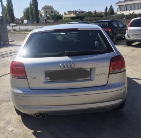 Tirane, shes makine Audi A3 2.0 tdi Nafte, gri metalizato automatik 250.000 km 3.500 €