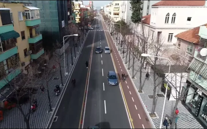 Tirane, shitet apartament 3+1+Ballkon Kati 1, 109 m² 327.000 € (RRUGA E DURRESIT)