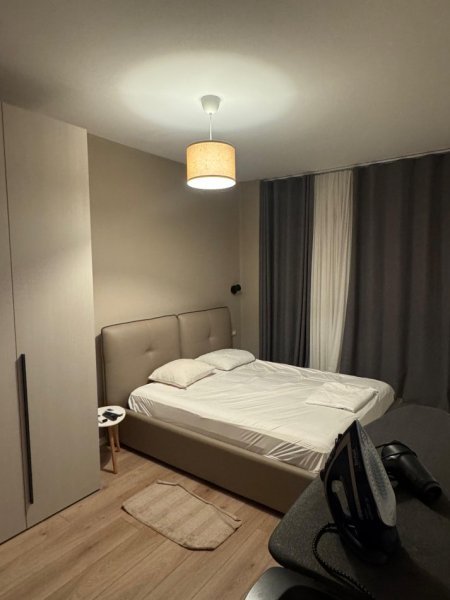 Tirane, jepet me qera apartament 2+1+Ballkon Kati 2, 94 m² 500 € (Univers City 2+1+Post Parkimi Totalisht i mobiluar dhe investuar)