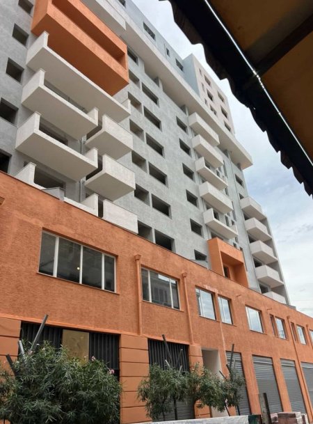 Tirane, shitet apartament 2+1+Ballkon Kati 4, 110 m² 129.000 € (TERMINALI, KTHESA E KAMZES)
