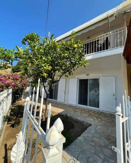 Himare, shitet shtepi 4+1+Ballkon Kati 2, 240 m² 240.000 € (PIQERAS)