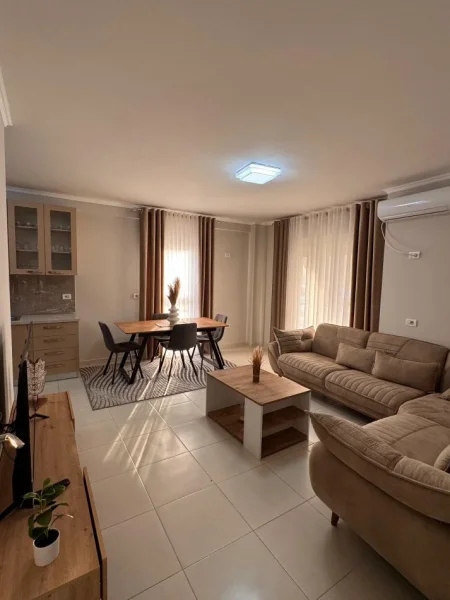 Tirane, jepet me qera apartament 2+1+Ballkon Kati 5, 95 m² 850 € (MINE PEZA)