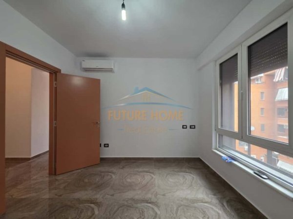 Tirane, jepet me qera zyre Kati 6, 110 m² 1.000 € (Myslym Shyri)
