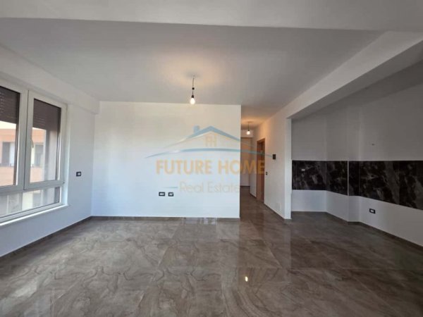 Tirane, jepet me qera zyre Kati 6, 110 m² 1.000 € (Myslym Shyri)