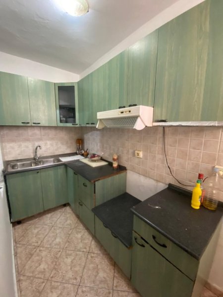 Tirane, jap me qera apartament 2+1+Ballkon Kati 3, 80 m² 400 € (ferit xhajko)