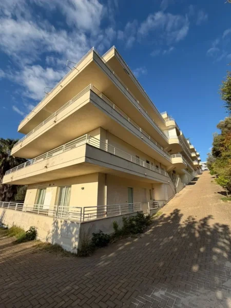 Durres, shitet apartament 1+1+Ballkon Kati 1, 56 m² 77.000 € (Shkembi i Kavajes)