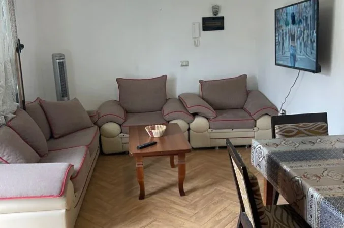 Tirane, jepet me qera apartament 2+1 Kati 2, 90 m² 450 € (laprake)