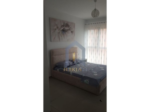 Tirane, jap me qera apartament 2+1+Ballkon Kati 4, 108 m² 750 € (Qsut Rruga Kongresi i Manastirit)