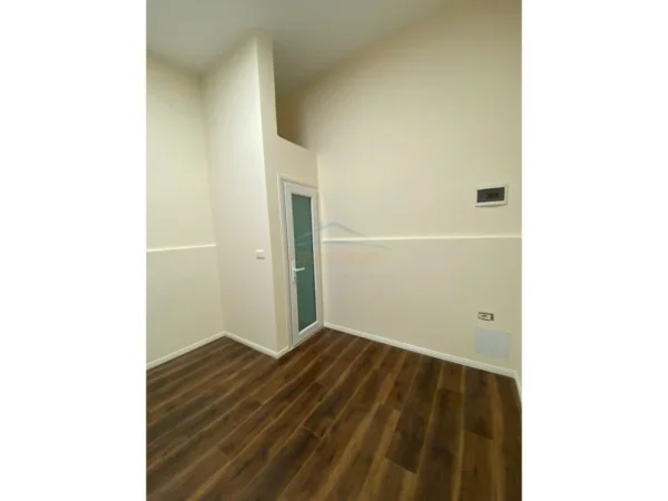 Tirane, shitet ambjent biznesi Kati 0, 15 m² 55.000 € 
