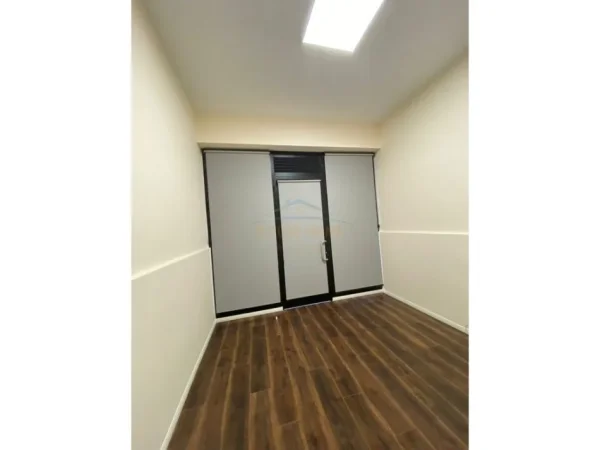 Tirane, shitet ambjent biznesi Kati 0, 15 m² 55.000 € 