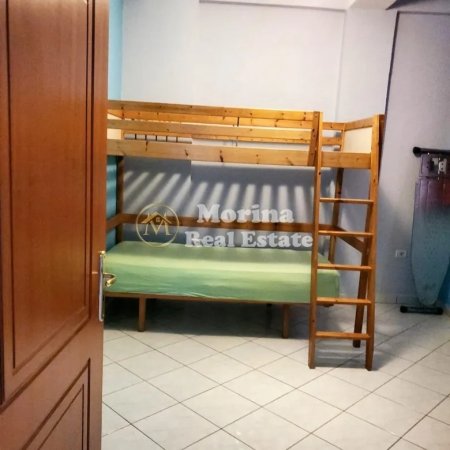 Tirane, jepet me qera apartament 3+1 Kati 2, 140 m² 550 € (Selite)