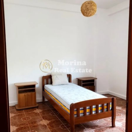 Tirane, jepet me qera apartament 3+1 Kati 2, 140 m² 550 € (Selite)