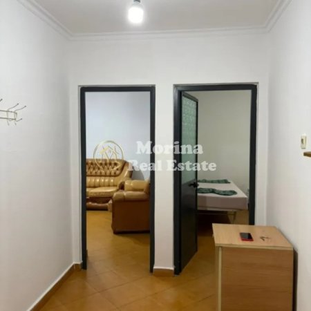 Tirane, jepet me qera shtepi 1+1 Kati 1, 60 m² 370 € (Rruga e Dibres)