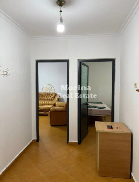Tirane, jepet me qera shtepi 1+1 Kati 1, 60 m² 370 € (Rruga e Dibres)