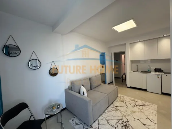 Tirane , Shiten 2 Apartamente 1+1 dhe një Studio  330.000 € (Rruga e Kavajes)