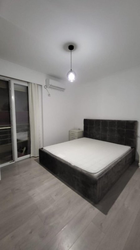 Tirane, jepet me qera apartament 2+1 , 90 m² 550 € (Liqeni i Thatë)