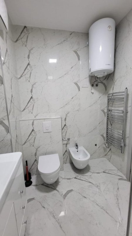 Tirane, jepet me qera apartament 2+1 , 90 m² 550 € (Liqeni i Thatë)