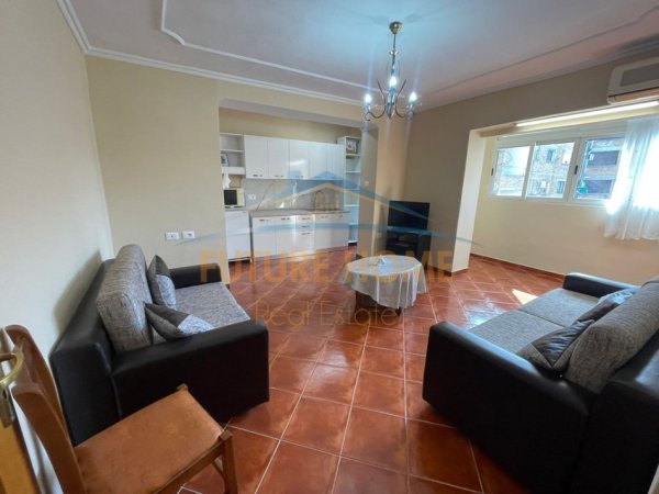 Tirane, shitet apartament 1+1 Kati 3, 58 m² 138.000 € (Pazari i Ri)