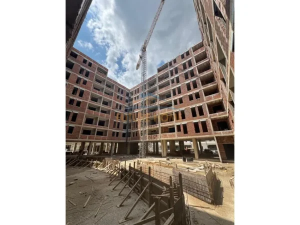 Tirane, Shitet, Apartament 2+1+2, Univers City 90.000 € (prane QTU)
