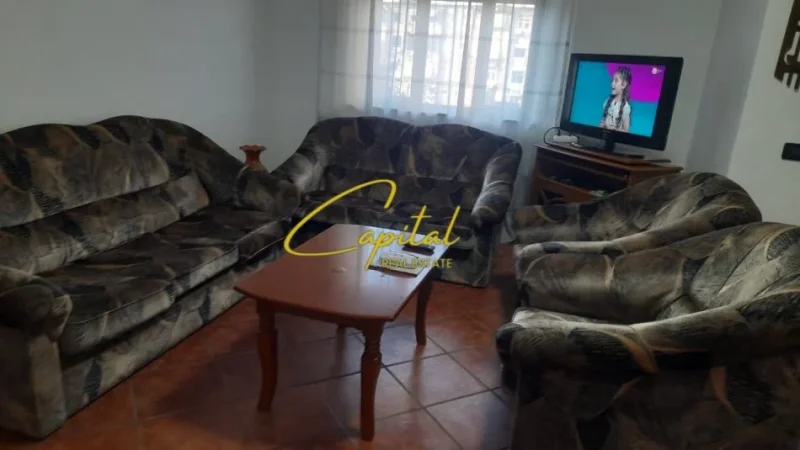 Tirane, jepet me qera apartament 2+1 Kati 4, 110 m² 550 € (RRUGA E BARRIKADAVE)