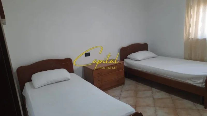 Tirane, jepet me qera apartament 2+1 Kati 4, 110 m² 550 € (RRUGA E BARRIKADAVE)