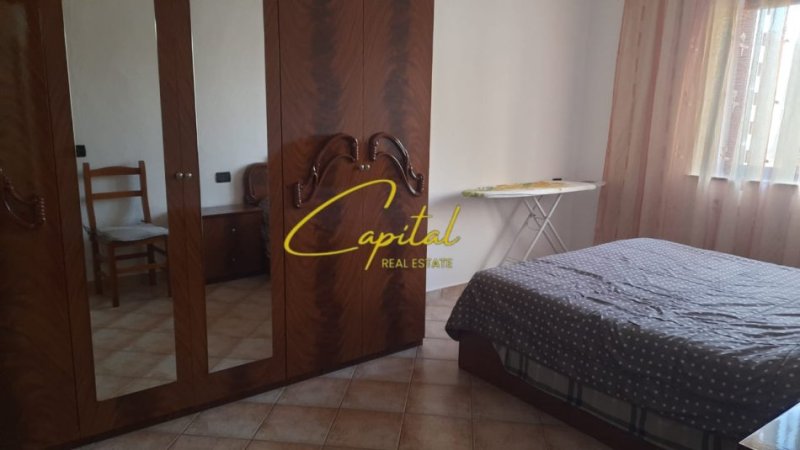 Tirane, jepet me qera apartament 2+1 Kati 4, 110 m² 550 € (RRUGA E BARRIKADAVE)
