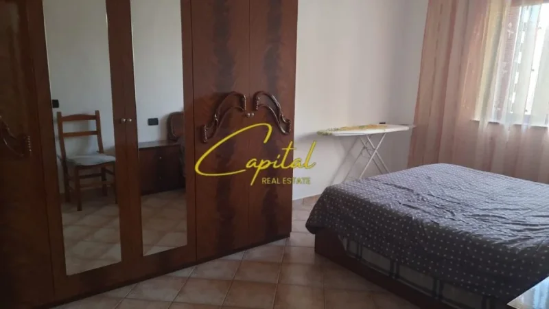 Tirane, jepet me qera apartament 2+1 Kati 4, 110 m² 550 € (RRUGA E BARRIKADAVE)