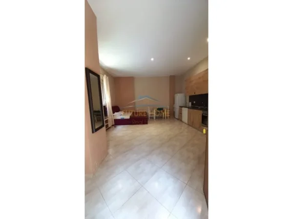 Shiten, 2 Garsionere, Kodra e Diellit, Tiranë 160.000 € (Rruga Bill Klinton)
