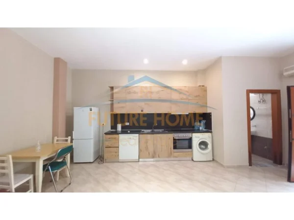 Shiten, 2 Garsionere, Kodra e Diellit, Tiranë 160.000 € (Rruga Bill Klinton)