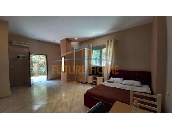 Shiten, 2 Garsionere, Kodra e Diellit, Tiranë 160.000 € (Rruga Bill Klinton)