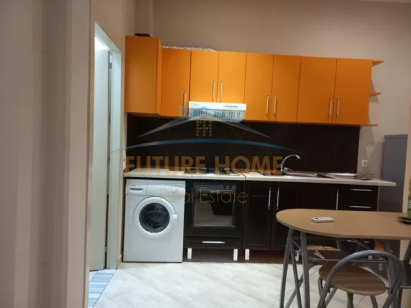 Shiten, 2 Garsionere, Kodra e Diellit, Tiranë 160.000 € (Rruga Bill Klinton)