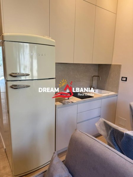 Tirane, jepet me qera apartament 1+1 , 55 m² 600 € (Qender)
