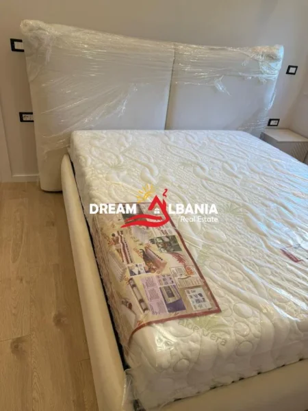 Tirane, jepet me qera apartament 1+1 , 55 m² 600 € (Qender)