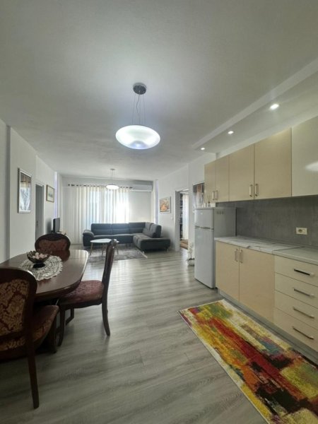 Tirane, jepet me qera apartament 2+1 , 95 m² 700 € (Rruga Dritan Hoxha)