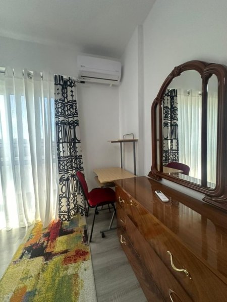 Tirane, jepet me qera apartament 2+1 , 95 m² 700 € (Rruga Dritan Hoxha)