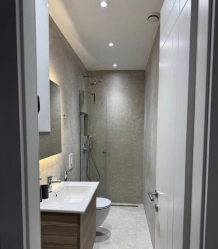 Tirane, jepet me qera apartament 1+1+Ballkon Kati 1, 60 m² 800 € (Bulevardi Zogu I)