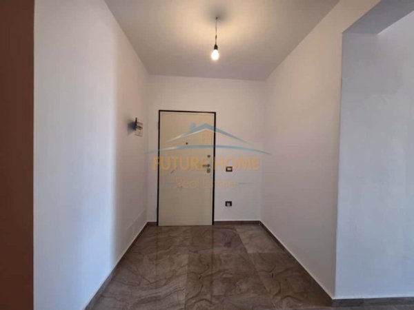 Tirane, jepet me qera zyre Kati 6, 94 m² 1.000 € 