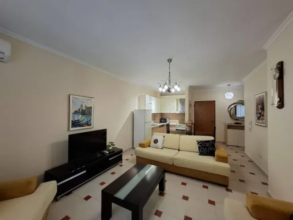 Tirane, jepet me qera apartament 1+1+Aneks+Ballkon Kati 3, 99 m² 650 € (kopshti zoologjik)