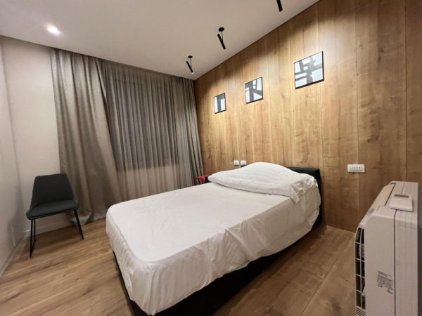 Tirane, jepet me qera apartament 2+1 Kati 9, 165 m² 2.000 € (Stadiumi Dinamo)