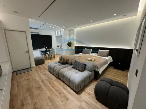 Tirane, shitet apartament-studio Kati 2,  220.000 € (prane Sheshit Willson)