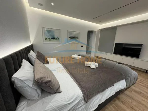 Tirane, shitet apartament-studio Kati 2,  220.000 € (prane Sheshit Willson)