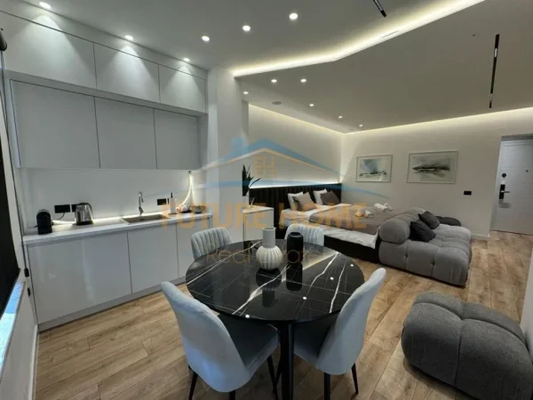 Tirane, shitet apartament-studio Kati 2,  220.000 € (prane Sheshit Willson)