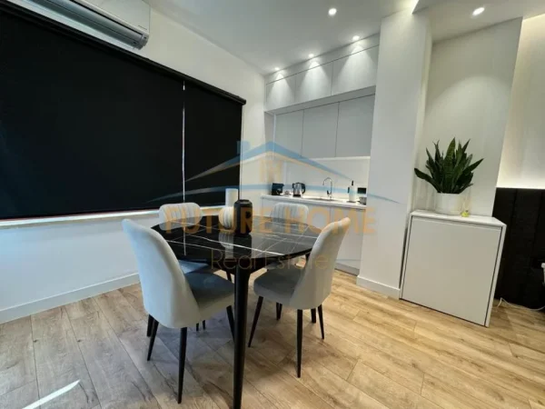 Tirane, shitet apartament-studio Kati 2,  220.000 € (prane Sheshit Willson)