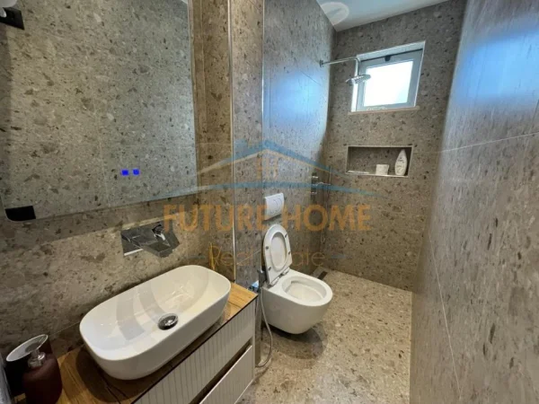 Tirane, shitet apartament-studio Kati 2,  220.000 € (prane Sheshit Willson)