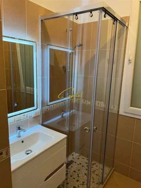 Tirane, jepet me qera apartament 2+1 Kati 2, 100 m² 800 € (RRUGA E ELBASANIT)