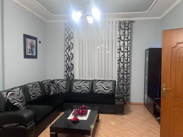 jepet me qera apartament 2+1 Kati 1, 120 m² 550 € (Casa Italia)