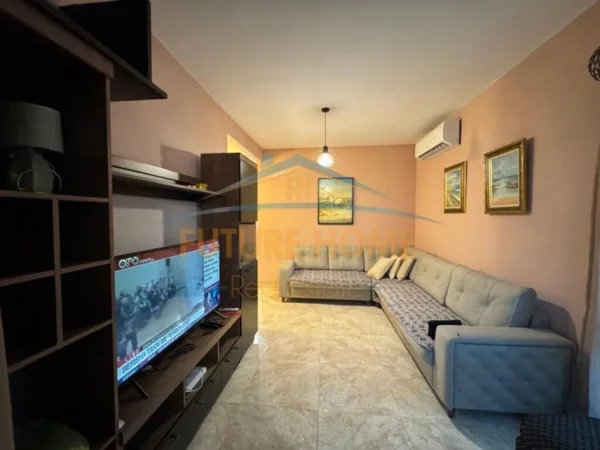 Shitet, Apartament 1+1+Oborr+Post Parkimi, Vala Mar, Gjiri i Lalëzit 210000 €
